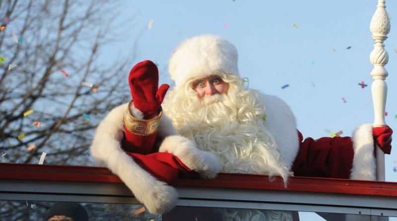 Дед Мороз из Великого Устюга поздравляет с наступающим Новым годом жителей Калининграда