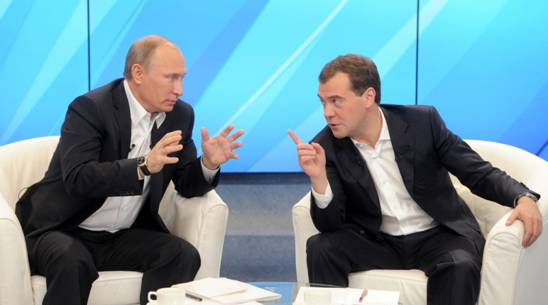 Stern: 60% россиян недовольны политикой Путина и Медведева