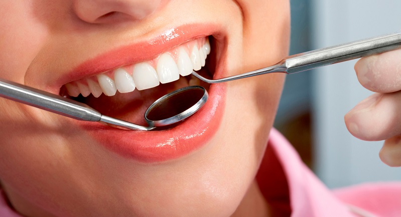 При яких симптомах треба звертатися до стоматолога