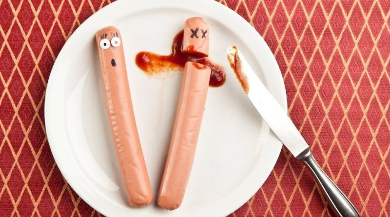 Что будет если целый год каждый день есть сосиски?