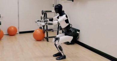 Робот Optimus от Tesla: чему он научился за 2,5 года и кого может заменить